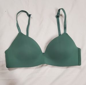 NWOT Auden "The Bliss" No Wire Molded Cup Bra